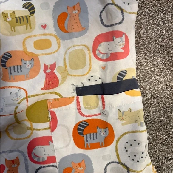 Colorful Cat Print Scrub Top - Picture 2 of 2